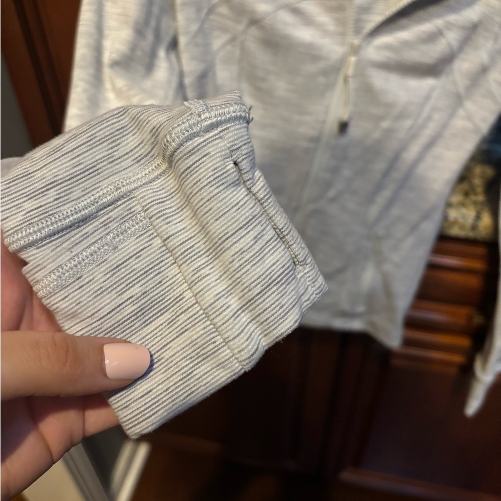 Lululemon Define Jacket - Picture 2 of 4